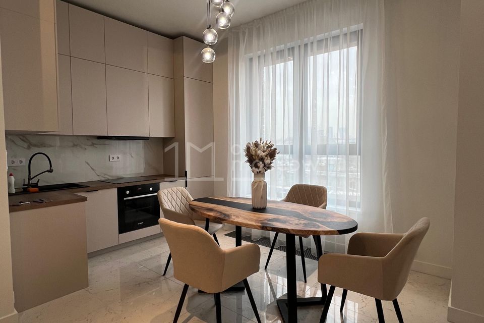 Продаётся 1-комнатная квартира, 57 м²