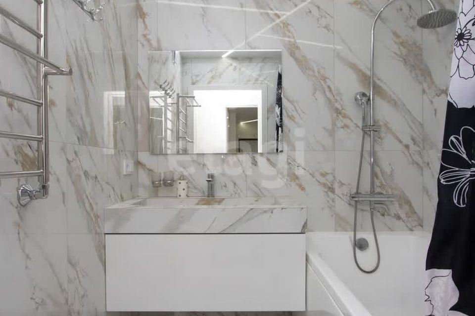 Продаётся 2-комнатная квартира, 76.2 м²