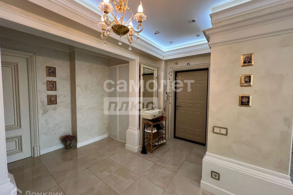 Сдаётся 4-комнатная квартира, 134.7 м²