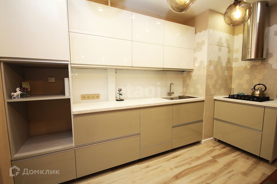 Продаётся 4-комнатная квартира, 87.3 м²