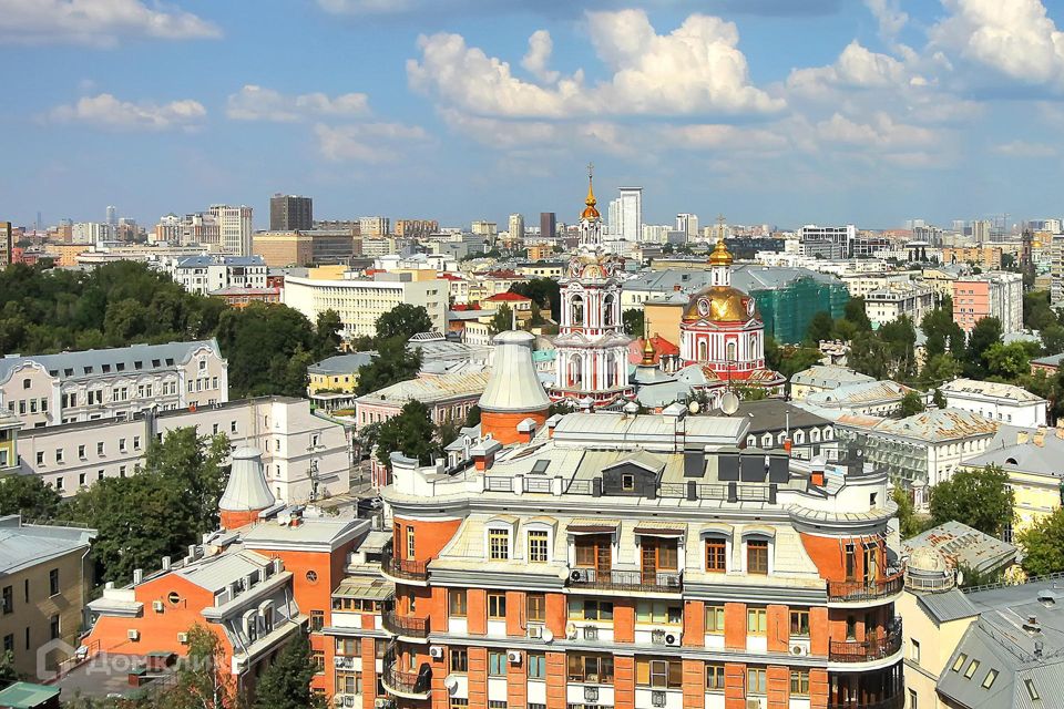 Продаётся 5-комнатная квартира, 179.2 м²