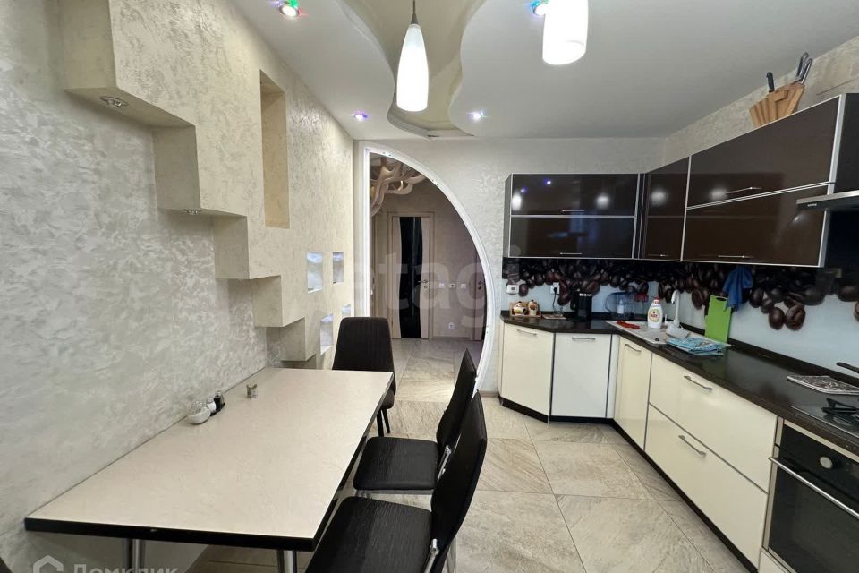 Продаётся 2-комнатная квартира, 76.8 м²