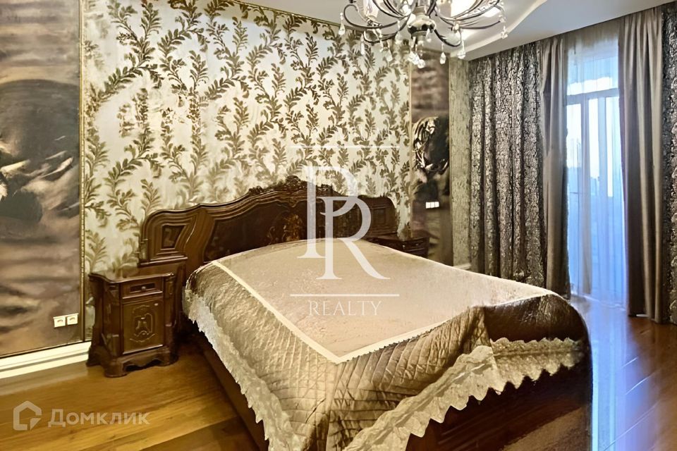 Продаётся 3-комнатная квартира, 120 м²