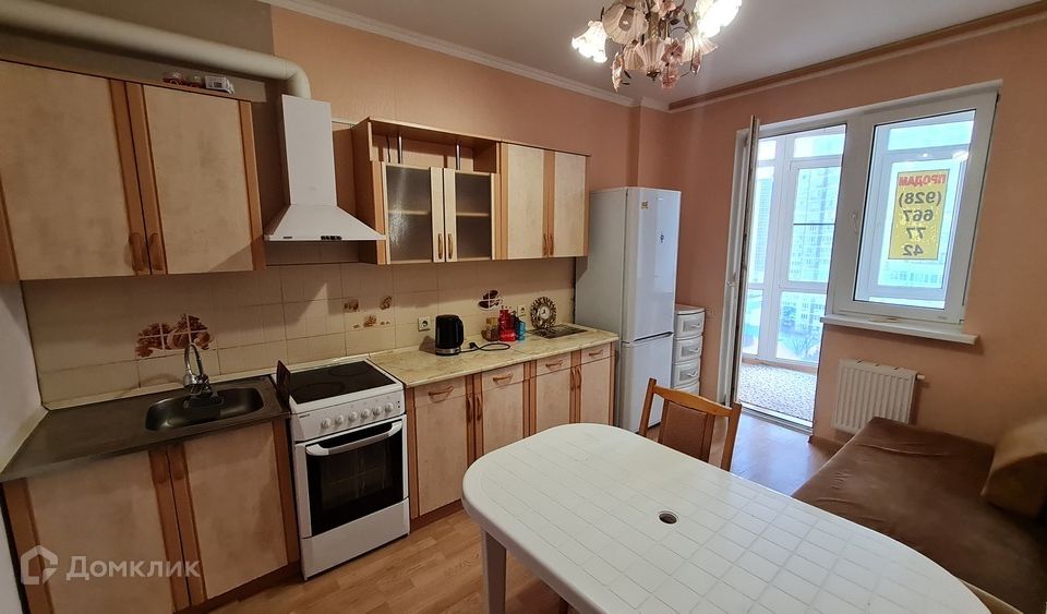 Продаётся 1-комнатная квартира, 54 м²