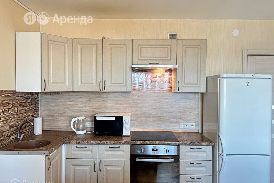 Сдаётся 1-комнатная квартира, 42 м²