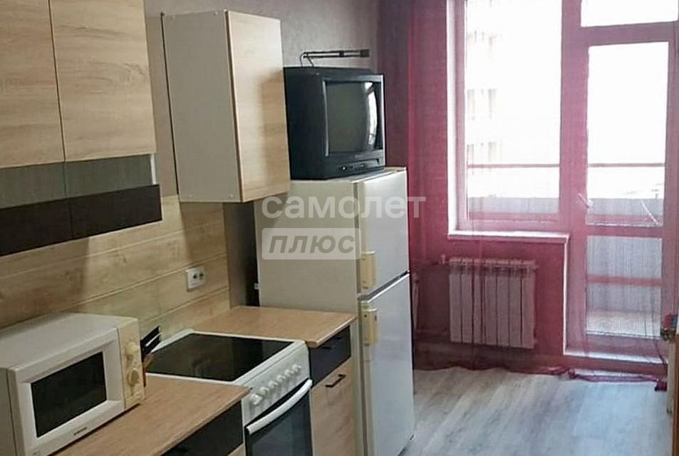 Продаётся 1-комнатная квартира, 42 м²