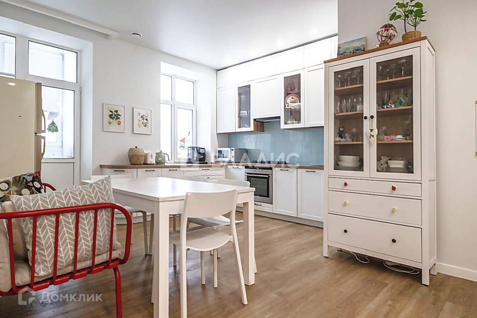 Продаётся 3-комнатная квартира, 115.2 м²