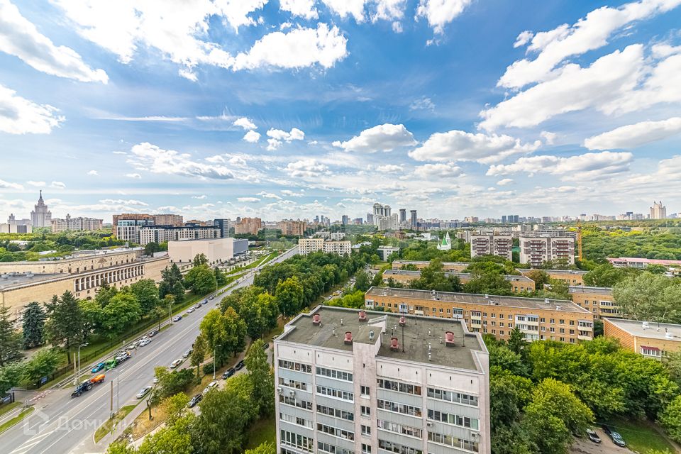 Продаётся 4-комнатная квартира, 149.6 м²