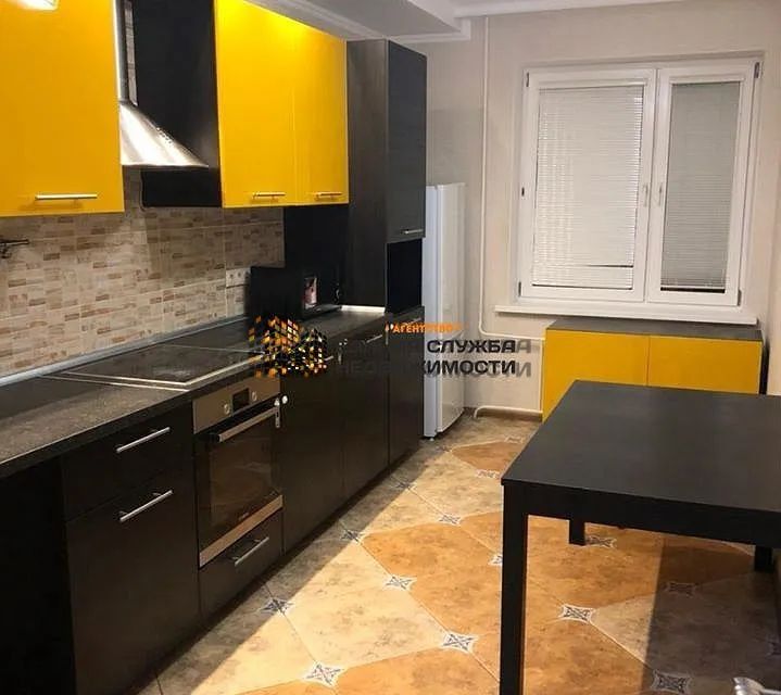 Сдаётся 2-комнатная квартира, 65 м²