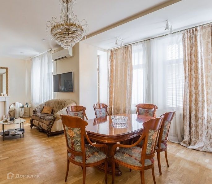 Сдаётся 4-комнатная квартира, 130 м²