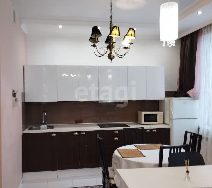 Сдаётся 2-комнатная квартира, 56 м²