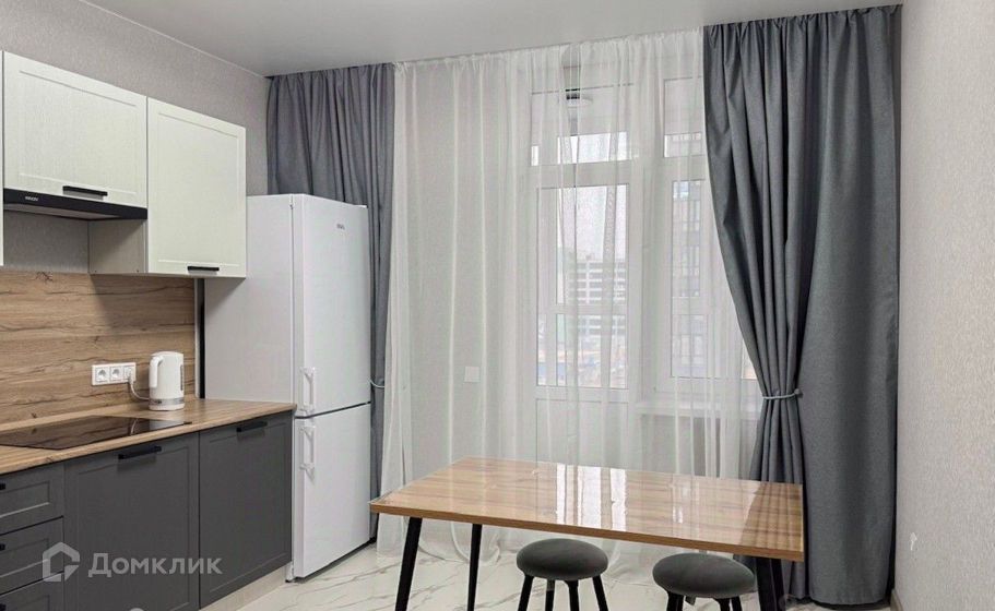 Сдаётся 1-комнатная квартира, 42 м²