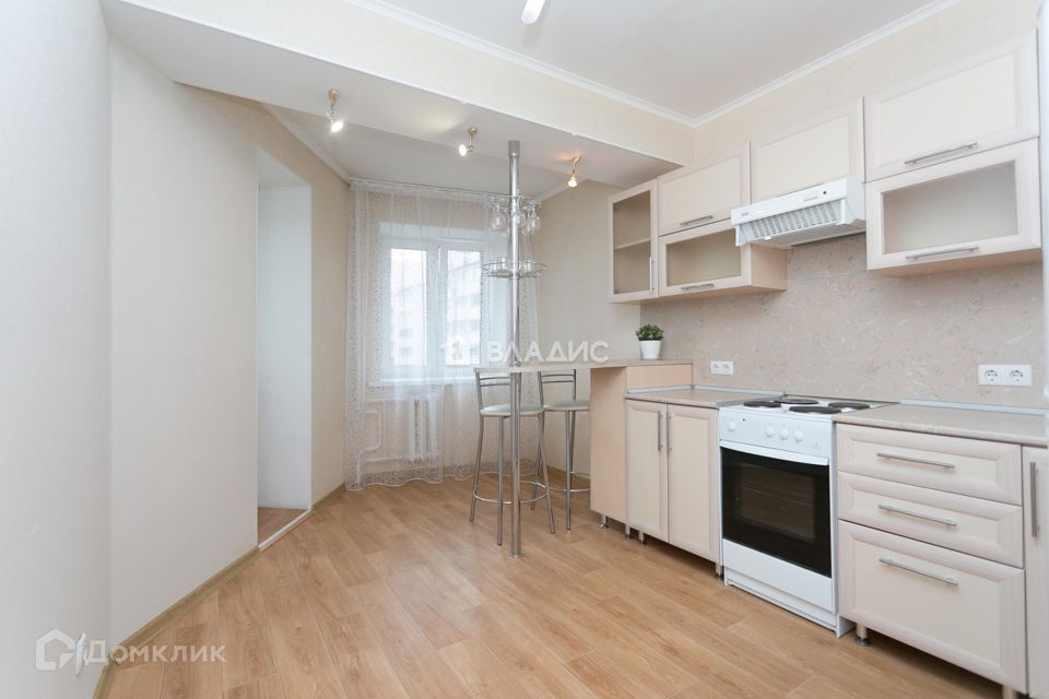 Продаётся 1-комнатная квартира, 42 м²