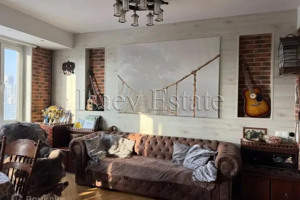 Продаётся 5-комнатная квартира, 125 м²