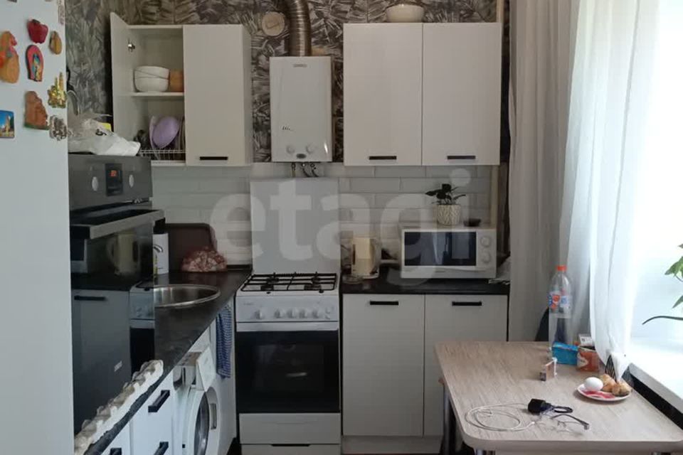 Продаётся 3-комнатная квартира, 59.8 м²