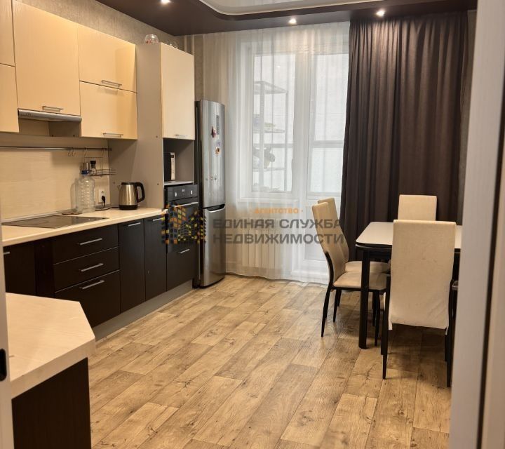 Сдаётся 2-комнатная квартира, 68 м²