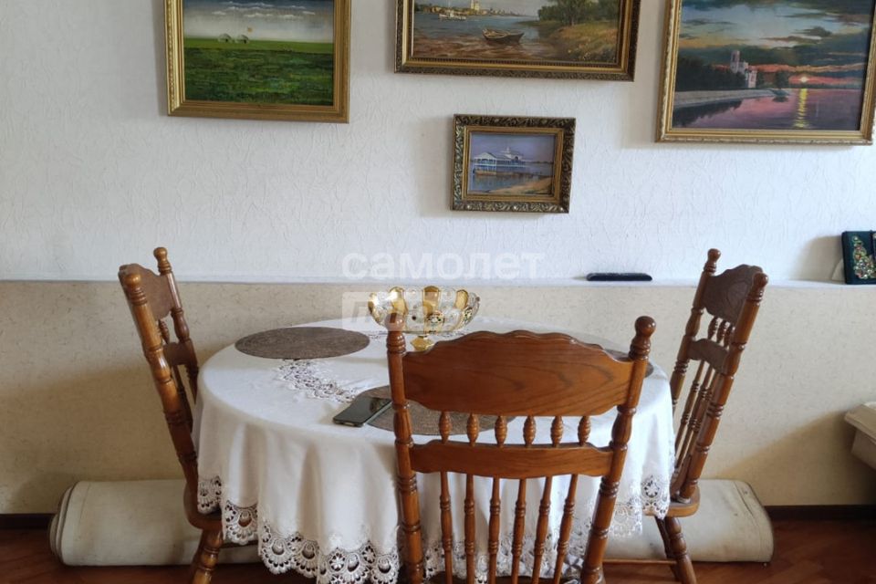 Продаётся 4-комнатная квартира, 96 м²
