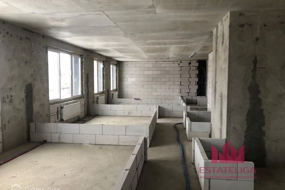 Продаётся 4-комнатная квартира, 102 м²