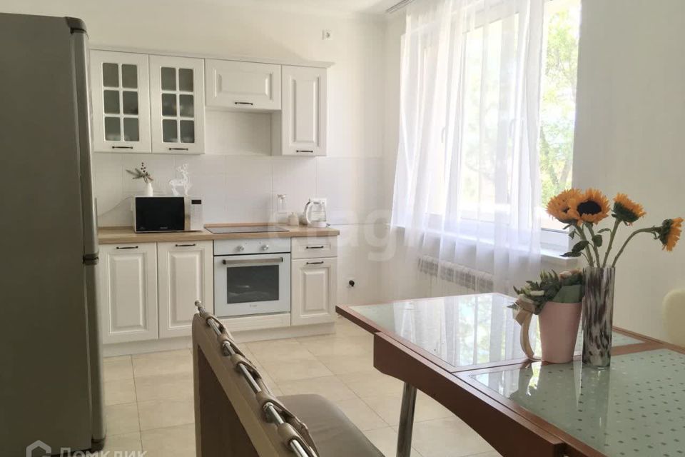 Продаётся 2-комнатная квартира, 81.3 м²