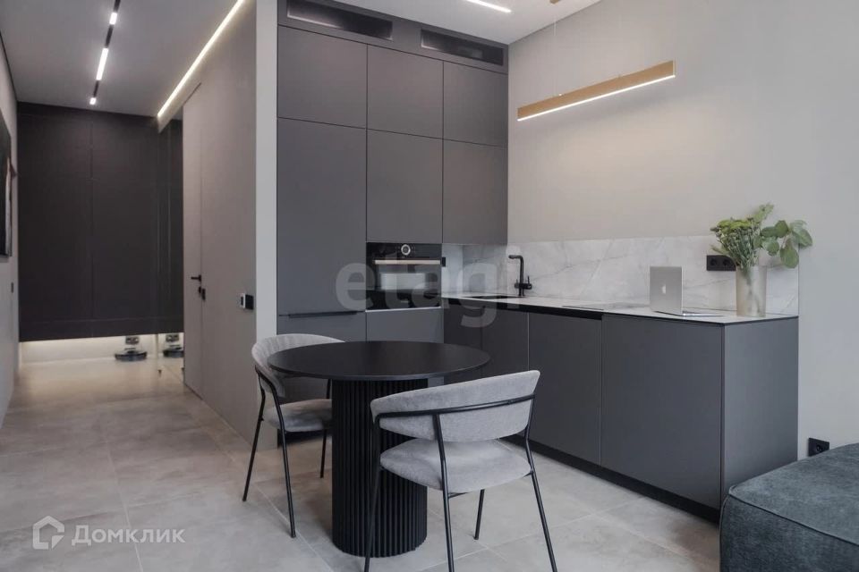 Продаётся 1-комнатная квартира, 42.6 м²