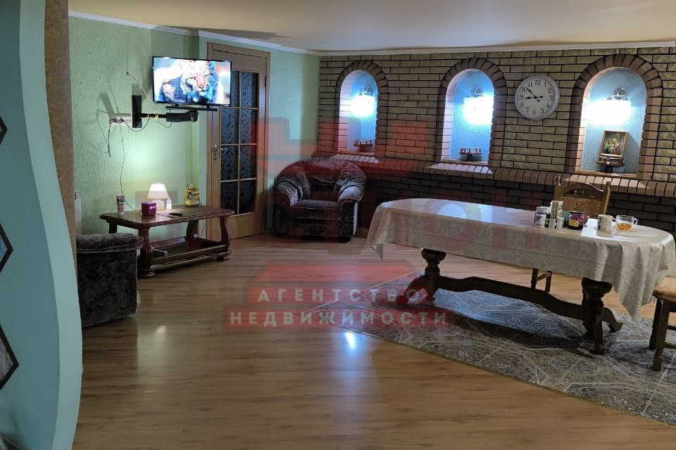 Продаётся 3-этажный дом, 260 м²