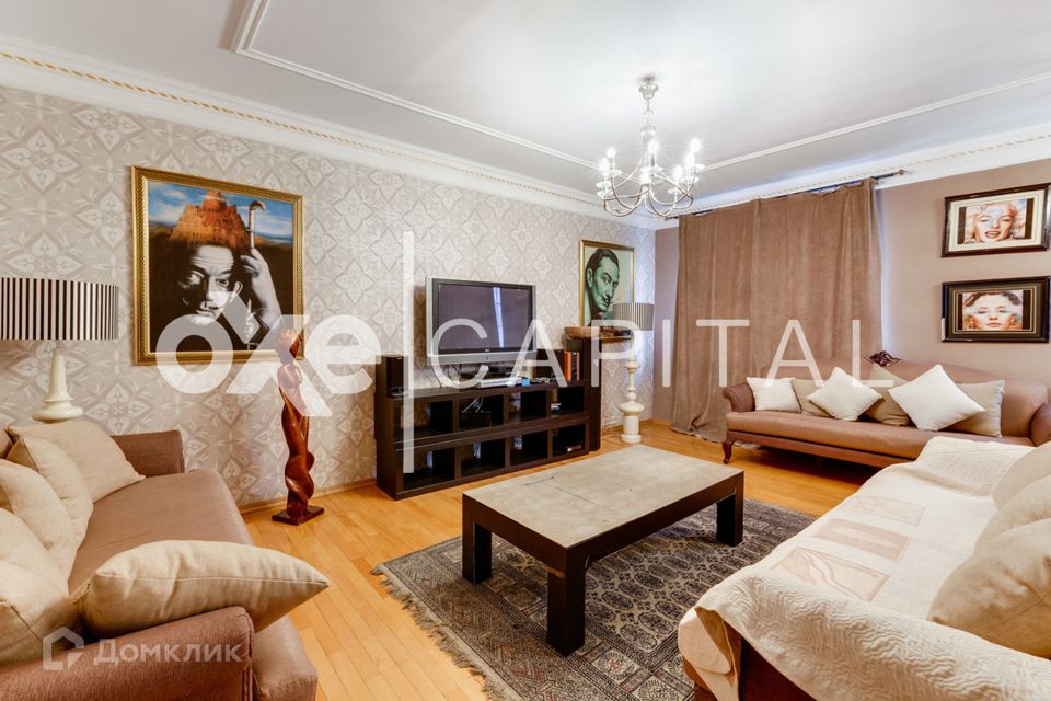 Продаётся 3-комнатная квартира, 125 м²