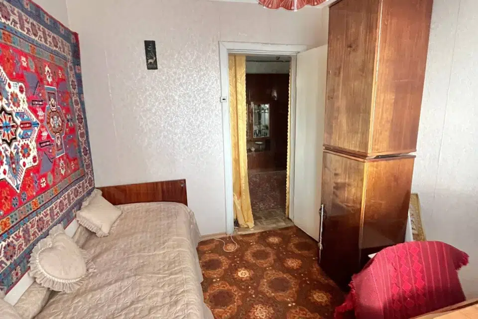 Продаётся 4-комнатная квартира, 61 м²