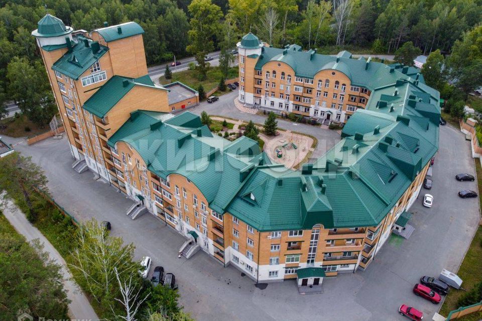 Продаётся 3-комнатная квартира, 117.6 м²