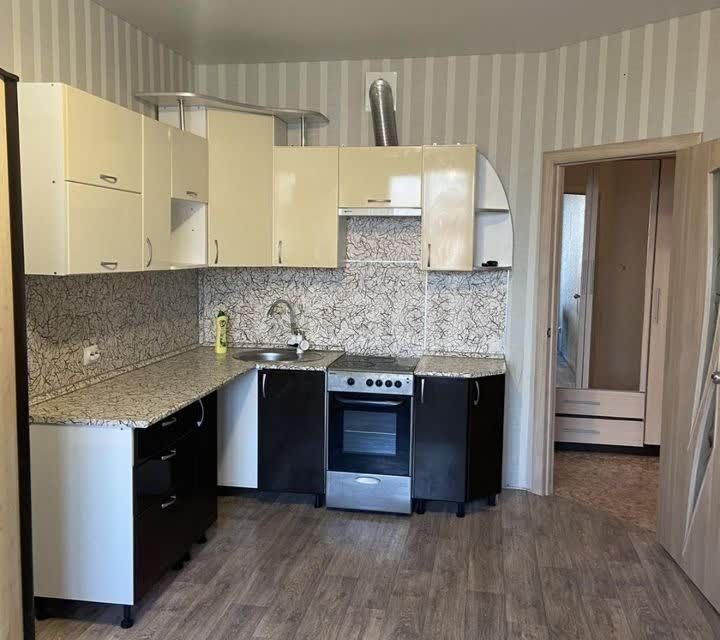 Продаётся 1-комнатная квартира, 42 м²