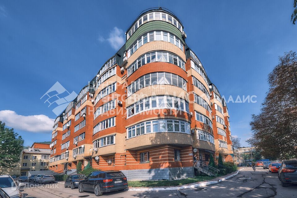 Сдаётся 3-комнатная квартира, 98 м²