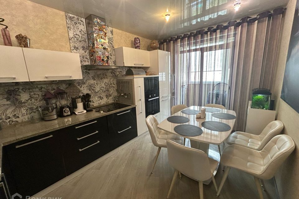 Продаётся 2-комнатная квартира, 63 м²