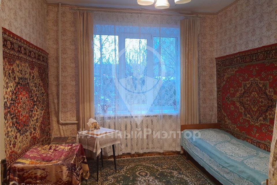 Продаётся 4-комнатная квартира, 58.8 м²
