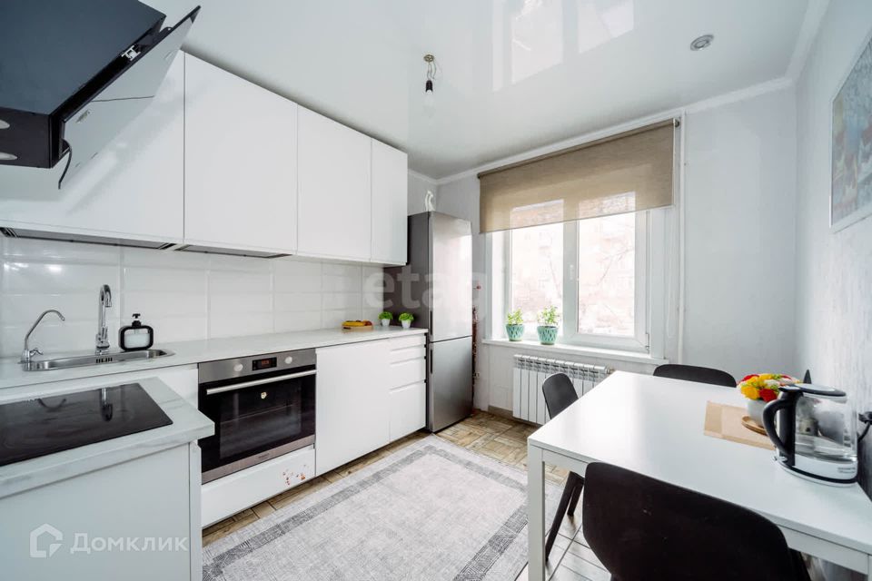 Продаётся 3-комнатная квартира, 63.9 м²