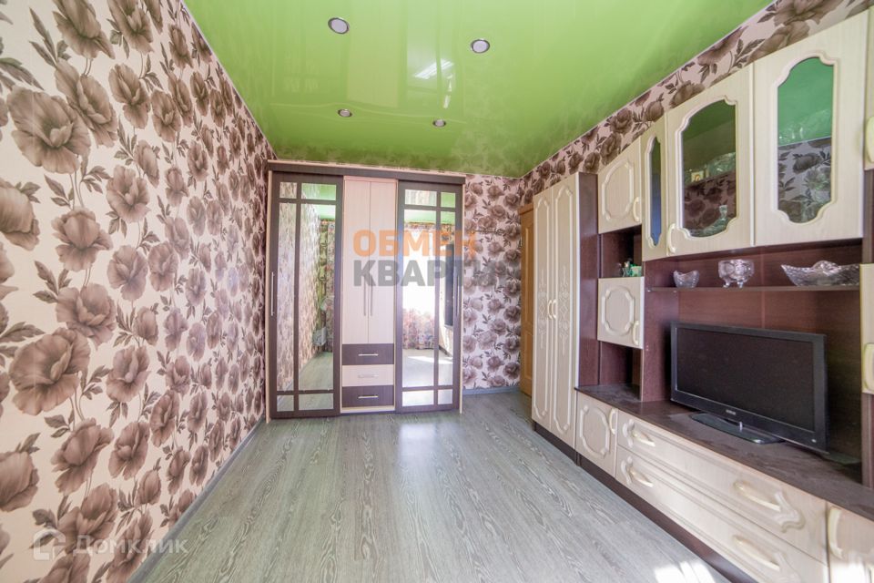Продаётся 4-комнатная квартира, 63.8 м²