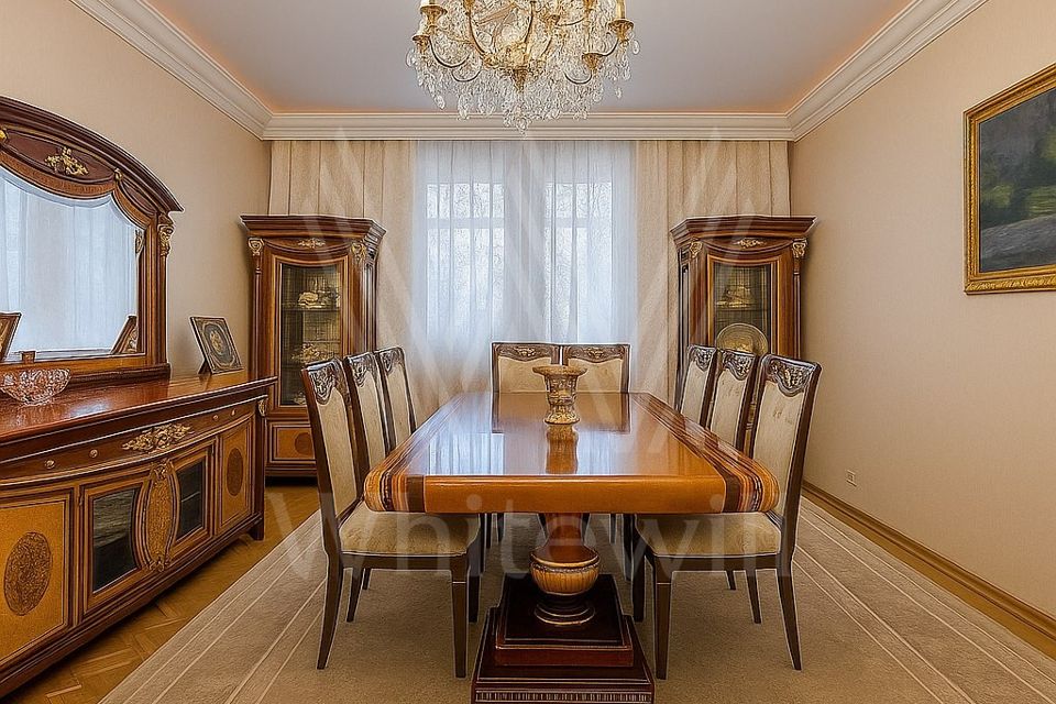 Продаётся 4-комнатная квартира, 157 м²