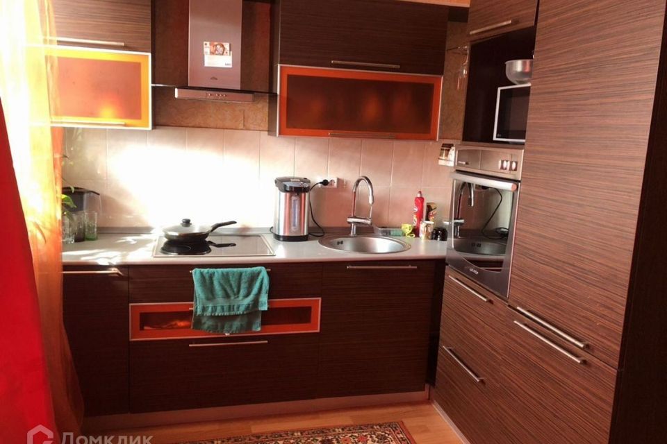 Продаётся 1-комнатная квартира, 42 м²