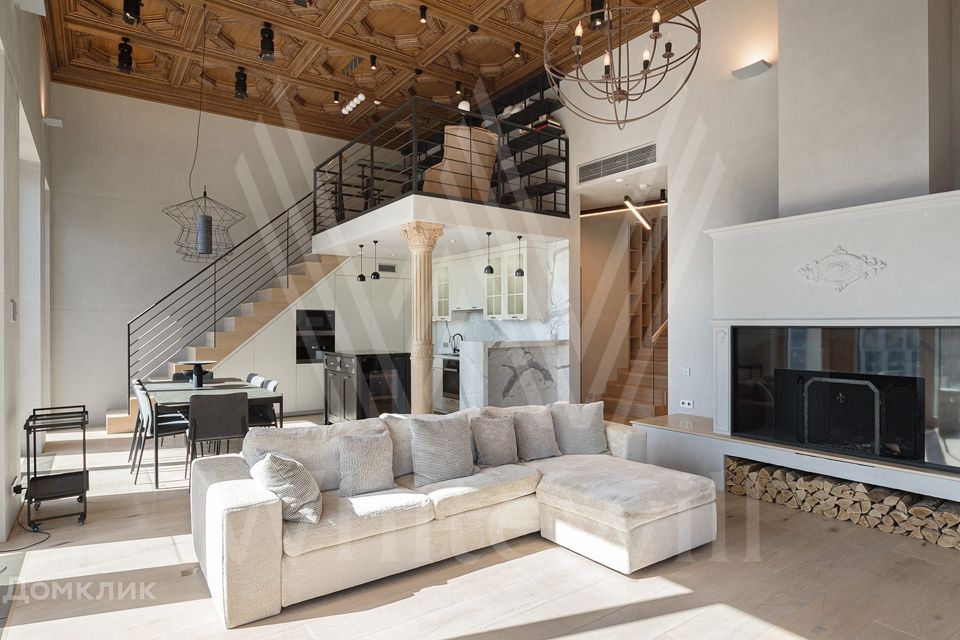 Продаётся 5-комнатная квартира, 303 м²
