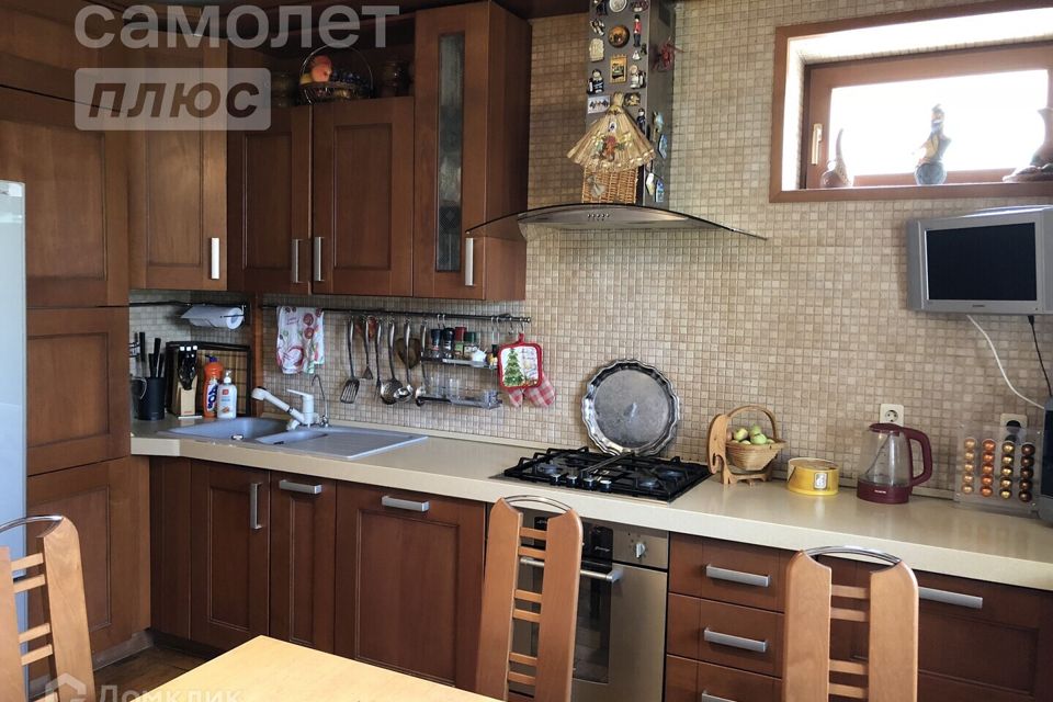 Продаётся 3-комнатная квартира, 100 м²