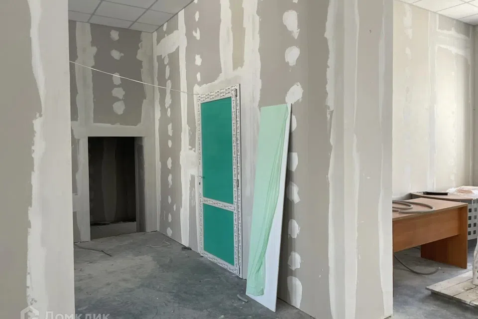 Сдаётся помещение своб. назначения, 200 м²