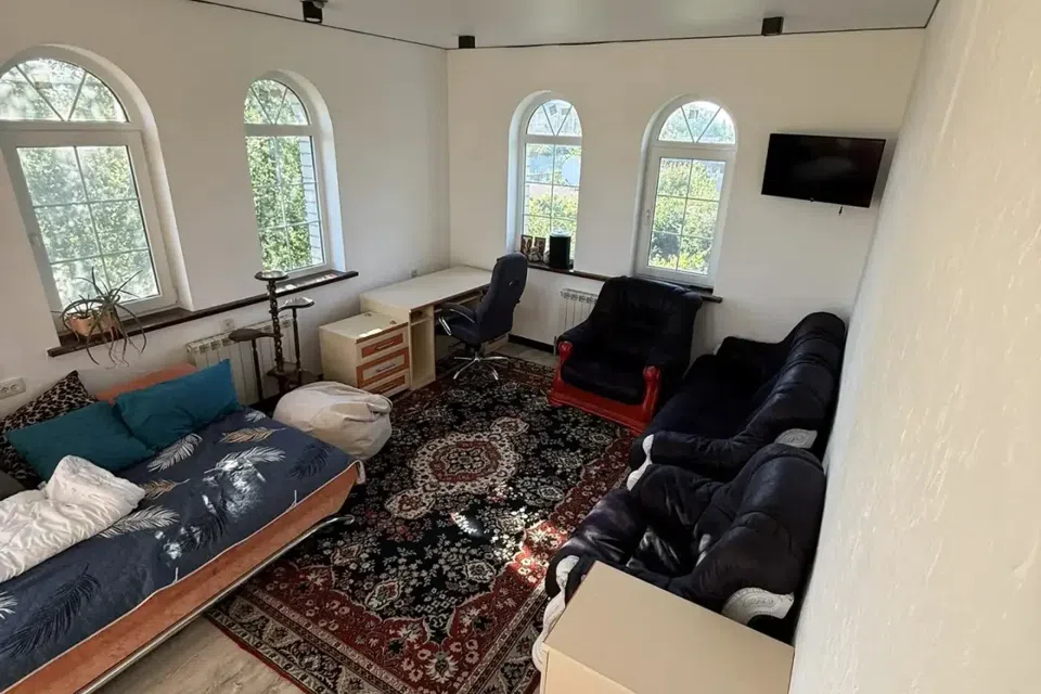 Продаётся 3-этажный дом, 164 м²