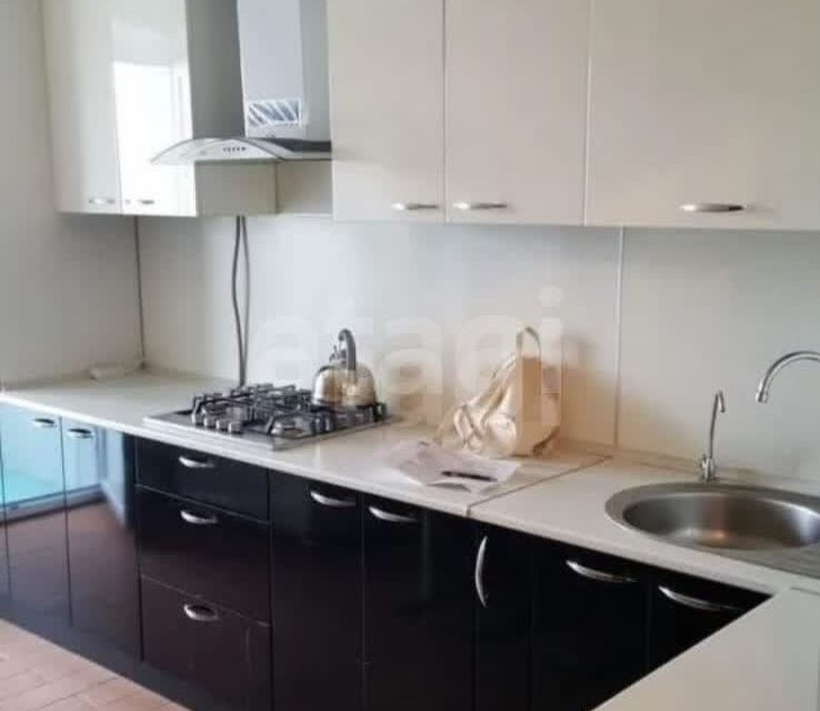Продаётся 3-комнатная квартира, 81.7 м²