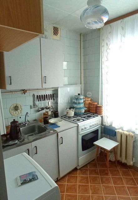 Продаётся 3-комнатная квартира, 48.7 м²