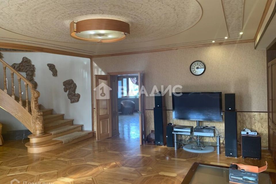 Продаётся 5-комнатная квартира, 280.9 м²