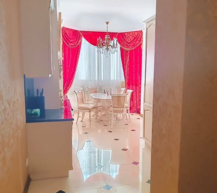 Продаётся 3-комнатная квартира, 92 м²
