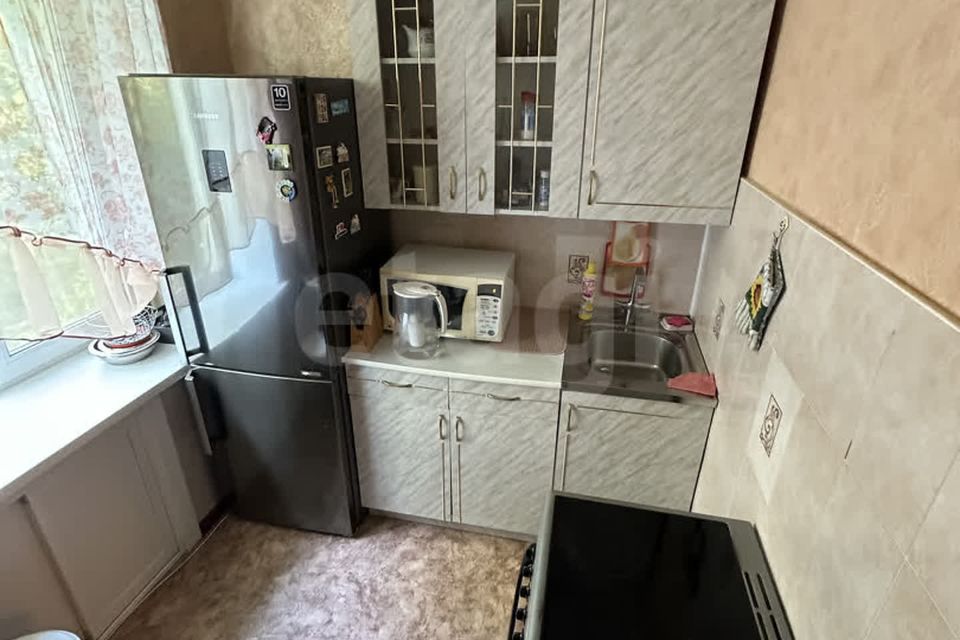 Продаётся 4-комнатная квартира, 59.6 м²