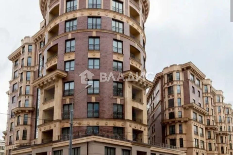 Продаётся 3-комнатная квартира, 153.3 м²