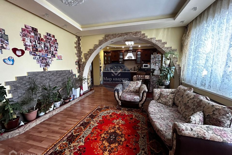 Продаётся 3-комнатная квартира, 100 м²
