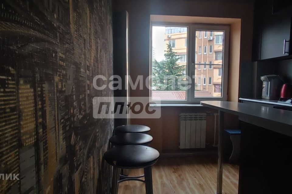 Продаётся 3-комнатная квартира, 43.1 м²