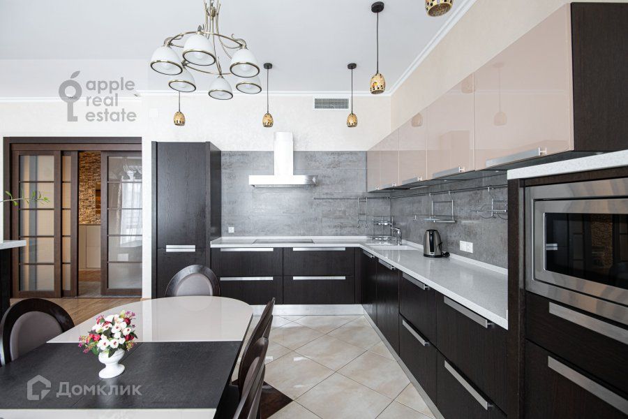 Сдаётся 3-комнатная квартира, 160 м²