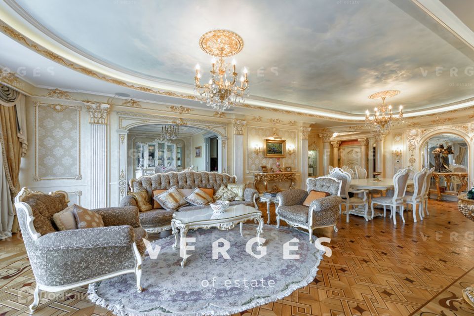 Продаётся 6-комнатная квартира, 247 м²